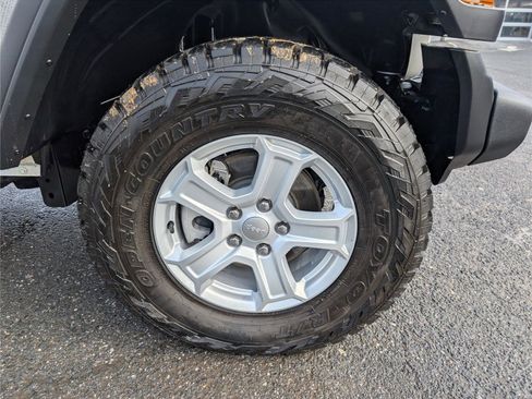 Used 2022 Jeep Wrangler Sport S image 9