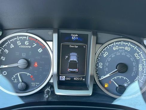 Used 2022 Toyota Tacoma SR5 image 24