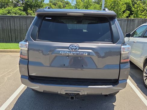Used 2023 Toyota 4Runner SR5 AWD/4WD image 7