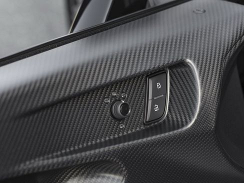 Used 2022 Lamborghini Huracan STO image 21