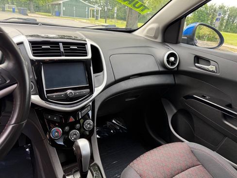 Used 2017 Chevrolet Sonic LT w/ Convenience Package FWD image 12
