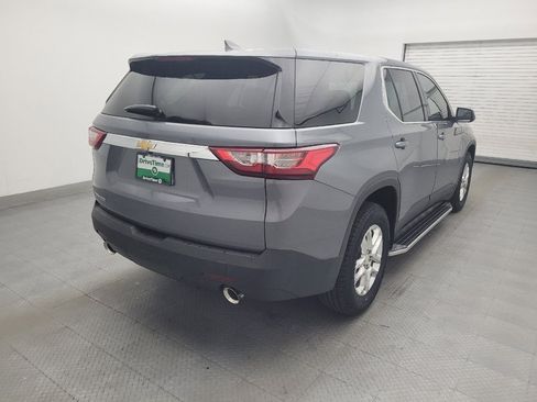 Used 2021 Chevrolet Traverse LS FWD image 9