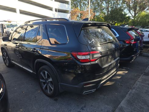 Used 2023 Honda Pilot Touring image 7