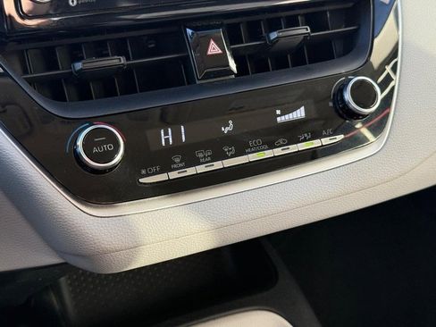 Used 2021 Toyota Corolla LE image 25