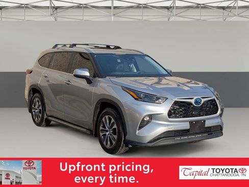 Used 2024 Toyota Highlander XLE image 1