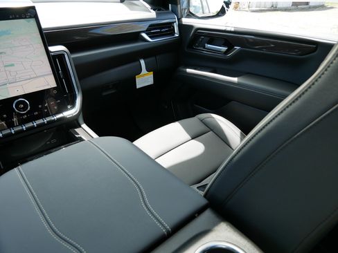 New 2026 GMC Yukon XL Elevation w/ Elevation Premium Package AWD/4WD image 15