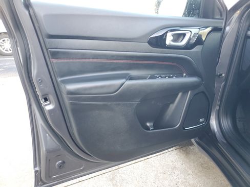 Used 2024 Jeep Compass Trailhawk w/ Trailhawk Elite Group image 6