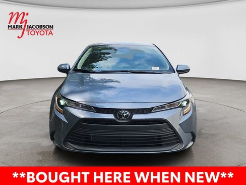 Used 2025 Toyota Corolla LE w/ Convenience Package FWD image 3