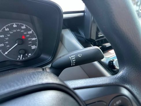 Used 2025 Toyota Corolla Cross L FWD image 25