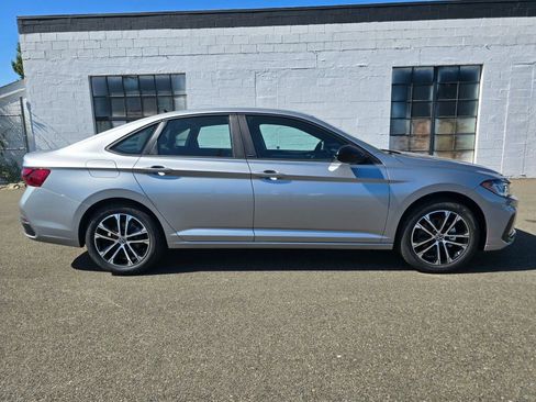 New 2025 Volkswagen Jetta Sport image 3