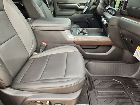 New 2026 GMC Sierra 2500 SLT image 11