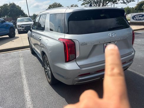 Used 2024 Hyundai Palisade Calligraphy AWD/4WD image 2