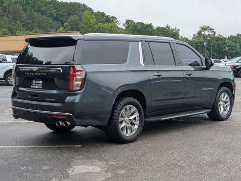 Used 2021 Chevrolet Suburban Premier w/ Premium Package 2 RWD image 9