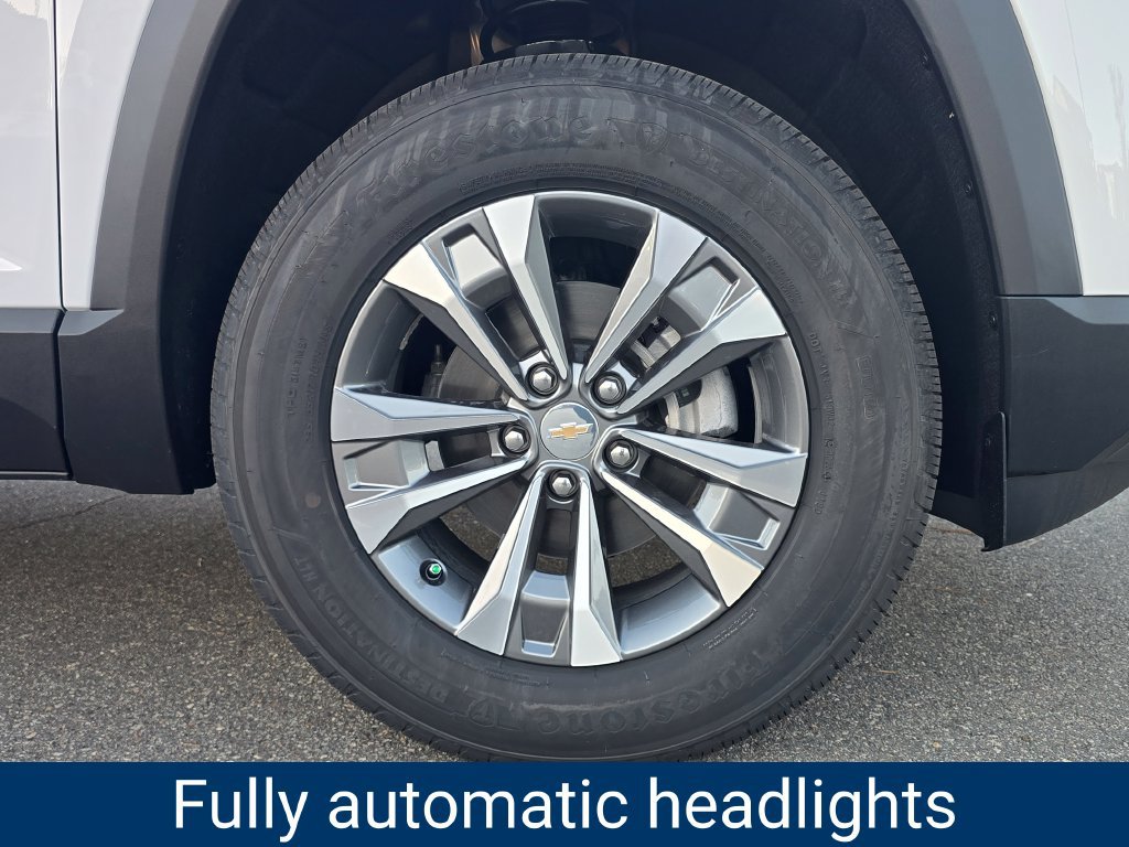New 2027 Chevrolet Equinox LT FWD image 9