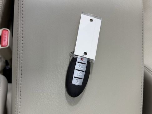 Used 2016 INFINITI Q70 L 3.7 image 33