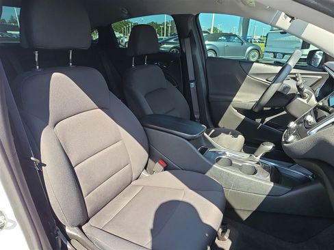 Used 2020 Chevrolet Malibu LT image 23