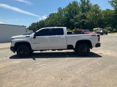 Used 2025 Chevrolet Silverado 2500 LT w/ Trail Boss Package AWD/4WD image 8