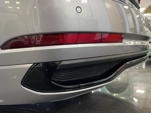 Used 2024 Audi A8 L 3.0T w/ Comfort Plus Package image 13