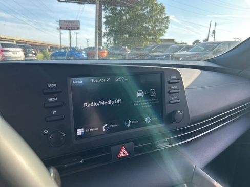 New 2025 Hyundai Elantra Sport FWD image 15