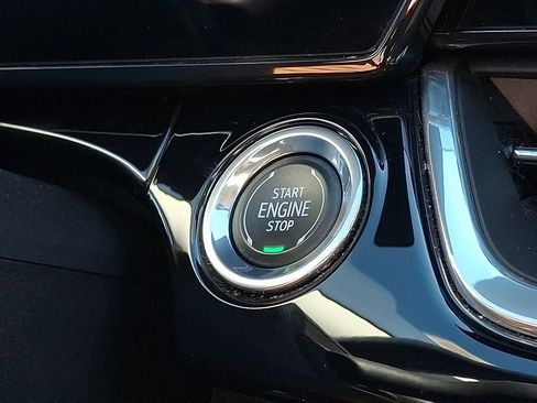 Used 2024 Chevrolet Trax ACTIV w/ Sunroof Package image 23