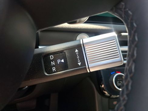 Used 2025 Hyundai Tucson Limited AWD/4WD image 15