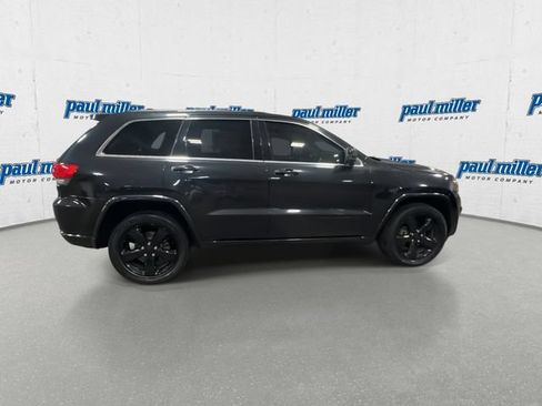 Used 2015 Jeep Grand Cherokee Altitude AWD/4WD image 12