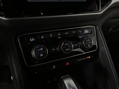 Used 2022 Volkswagen Atlas Cross Sport SEL Premium R-Line image 14