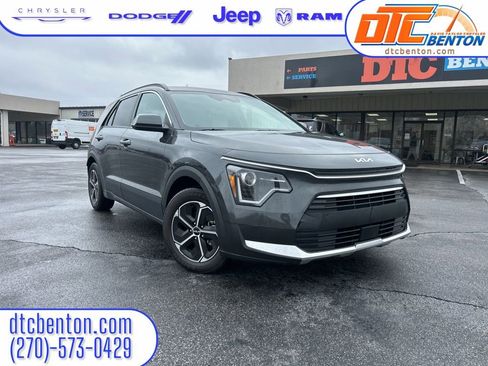 Used 2023 Kia Niro EX image 1