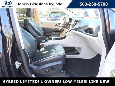 Used 2023 Chrysler Pacifica Limited image 24