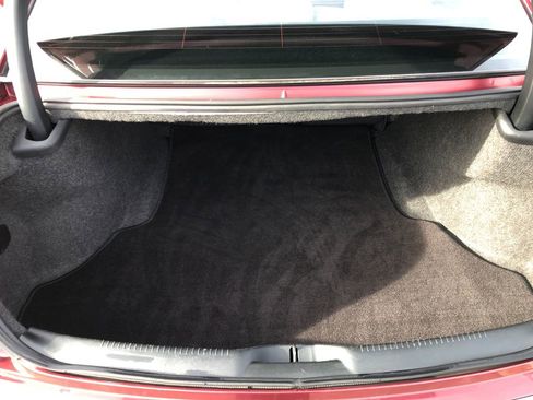 Used 2018 Chrysler 300 Limited w/ Safetytec Plus Group image 18