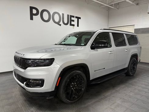 Used 2024 Jeep Wagoneer L Series II AWD/4WD image 2