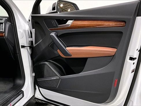 Used 2023 Audi Q5 e Prestige w/ Prestige Package image 18