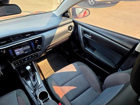 Used 2017 Toyota Corolla LE w/ Carpet Mat Package (TMS) FWD image 34