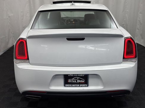 Used 2015 Chrysler 300 Limited image 6