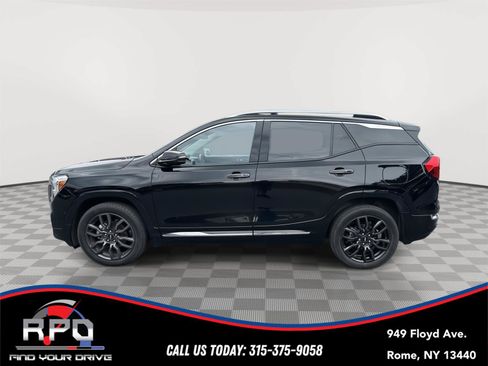 Used 2022 GMC Terrain Denali w/ Black Diamond Edition AWD/4WD image 2
