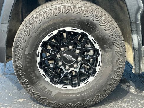 Used 2026 Chevrolet Silverado EV Trail Boss AWD/4WD image 41