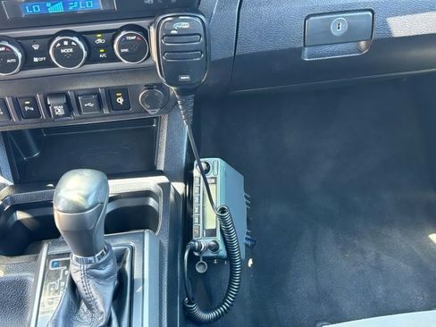 Used 2021 Toyota Tacoma TRD Off-Road w/ Technology Package AWD/4WD image 18