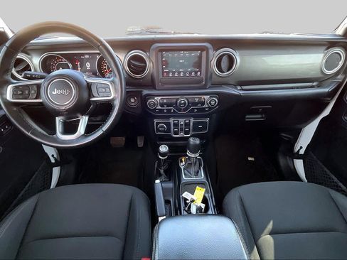 Used 2018 Jeep Wrangler Unlimited Sahara AWD/4WD image 14