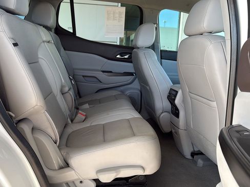 Used 2023 GMC Acadia SLT AWD/4WD image 42