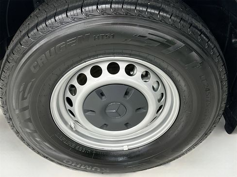 Used 2025 Mercedes-Benz Sprinter 2500 image 26