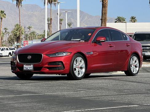 Used 2020 Jaguar XE S RWD image 7