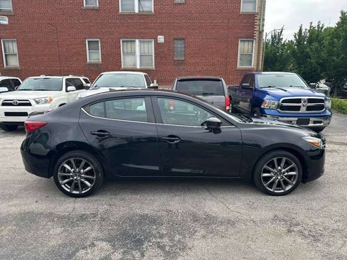 Used 2018 MAZDA MAZDA3 Touring FWD image 4
