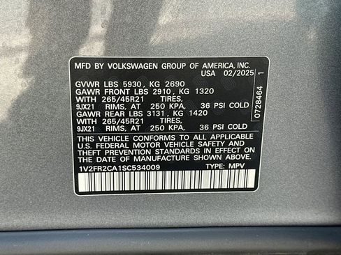 Used 2025 Volkswagen Atlas SEL Premium R-Line AWD/4WD image 31