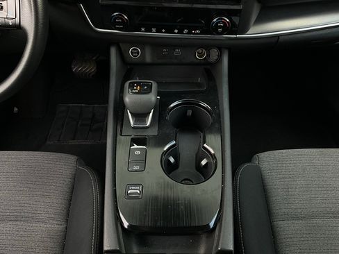 Used 2023 Nissan Rogue SV image 15