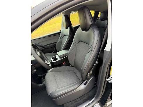 Used 2026 Tesla Model Y 2WD image 11