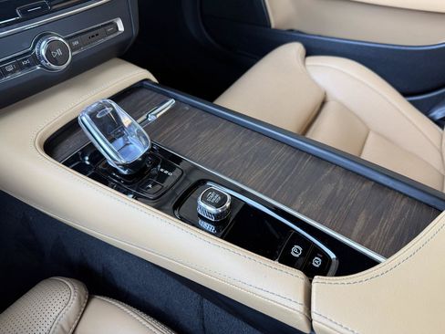 Used 2022 Volvo S90 B6 Inscription w/ Advanced Package AWD/4WD image 25