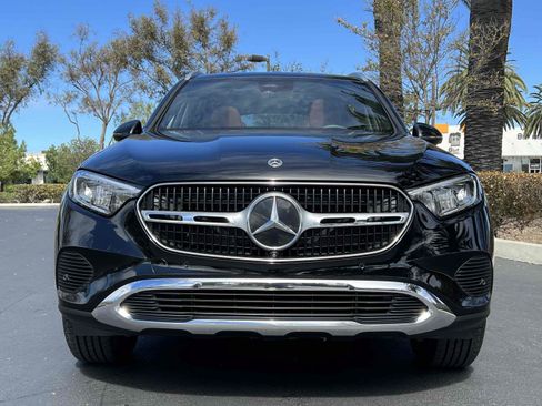 Used 2023 Mercedes-Benz GLC 300 4MATIC w/ Exclusive Trim Package image 46