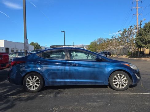 Used 2015 Hyundai Elantra SE w/ Option Group 03 image 4