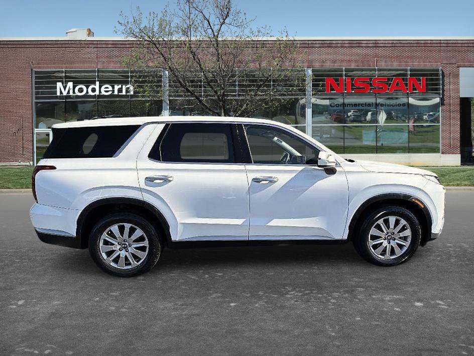 Used 2025 Hyundai Palisade SE FWD image 4