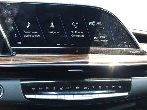 Used 2023 Cadillac Escalade Premium Luxury w/ LPO, Floor Liner Package AWD/4WD image 28